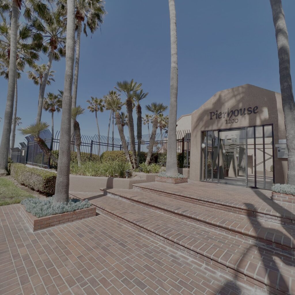 Pierhouse Condominiums
